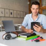 Преимущества и недостатки работы и учебы с помощью гаджетов — эффективность, гибкость и отвлекающие факторы